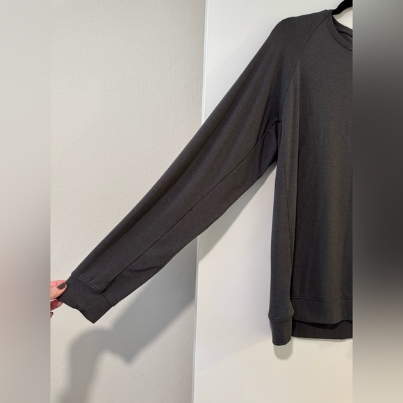 Cozy Earth Gray Long Sleeve Sweatshirt size large - Picture 7 of 7